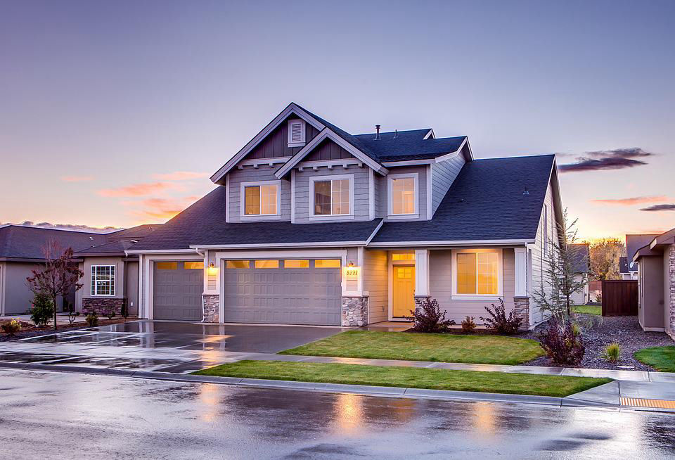 High-End Neighborhoods near Milwaukee