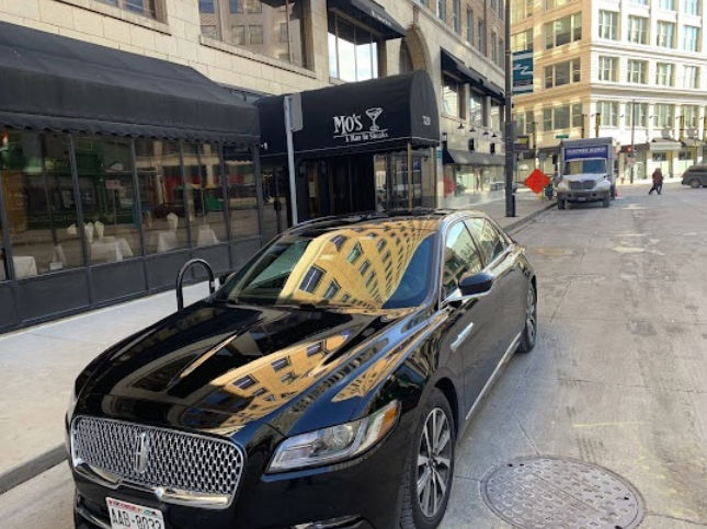 Personal chauffeur : Book A Limo Near Milwaukee 